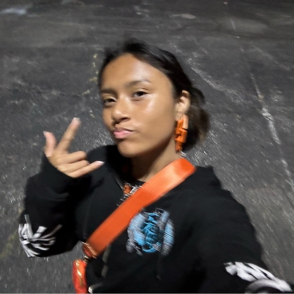 Meet your Posher, Kaitlin - Picture 2 of 5